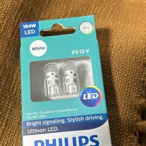 Philips 194WLED Ultinon LED Bulb (White), 2 Count NEW